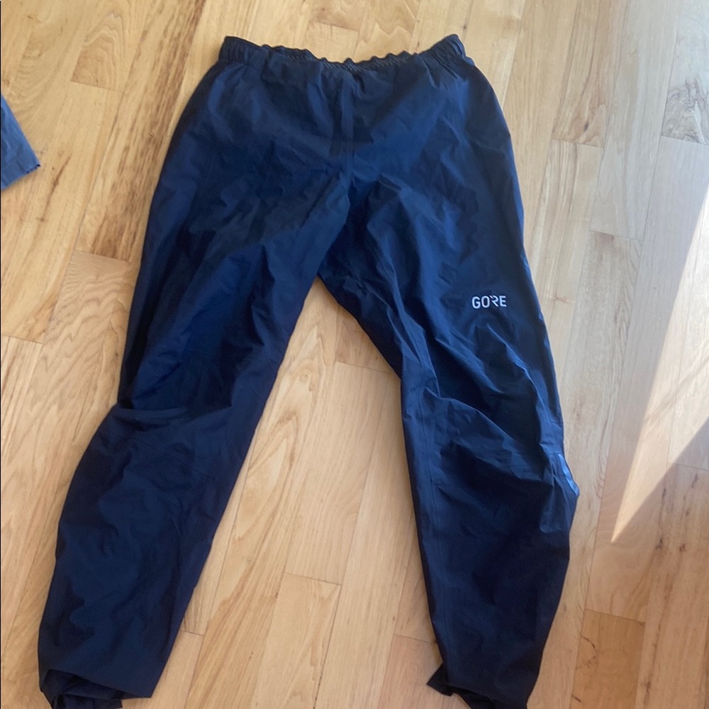 GORE-TEX Black wind pants